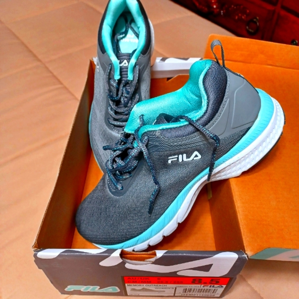 Fila memory outreach NWT Grey and Seafoam colors New in Box